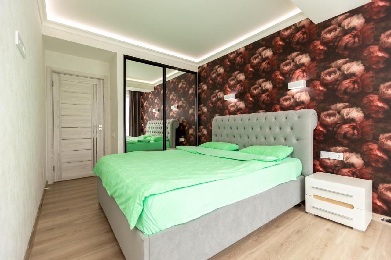 Main Street Sky House Apartments คีชีเนา ภายนอก รูปภาพ