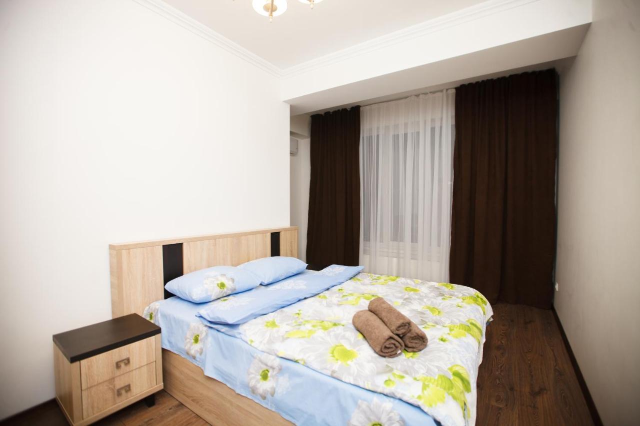 Main Street Sky House Apartments คีชีเนา ภายนอก รูปภาพ