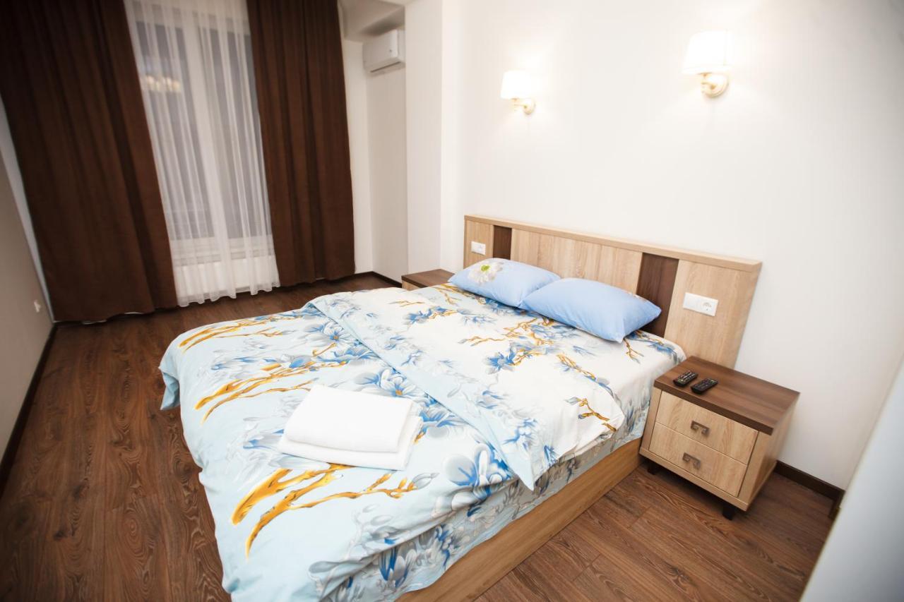 Main Street Sky House Apartments คีชีเนา ภายนอก รูปภาพ