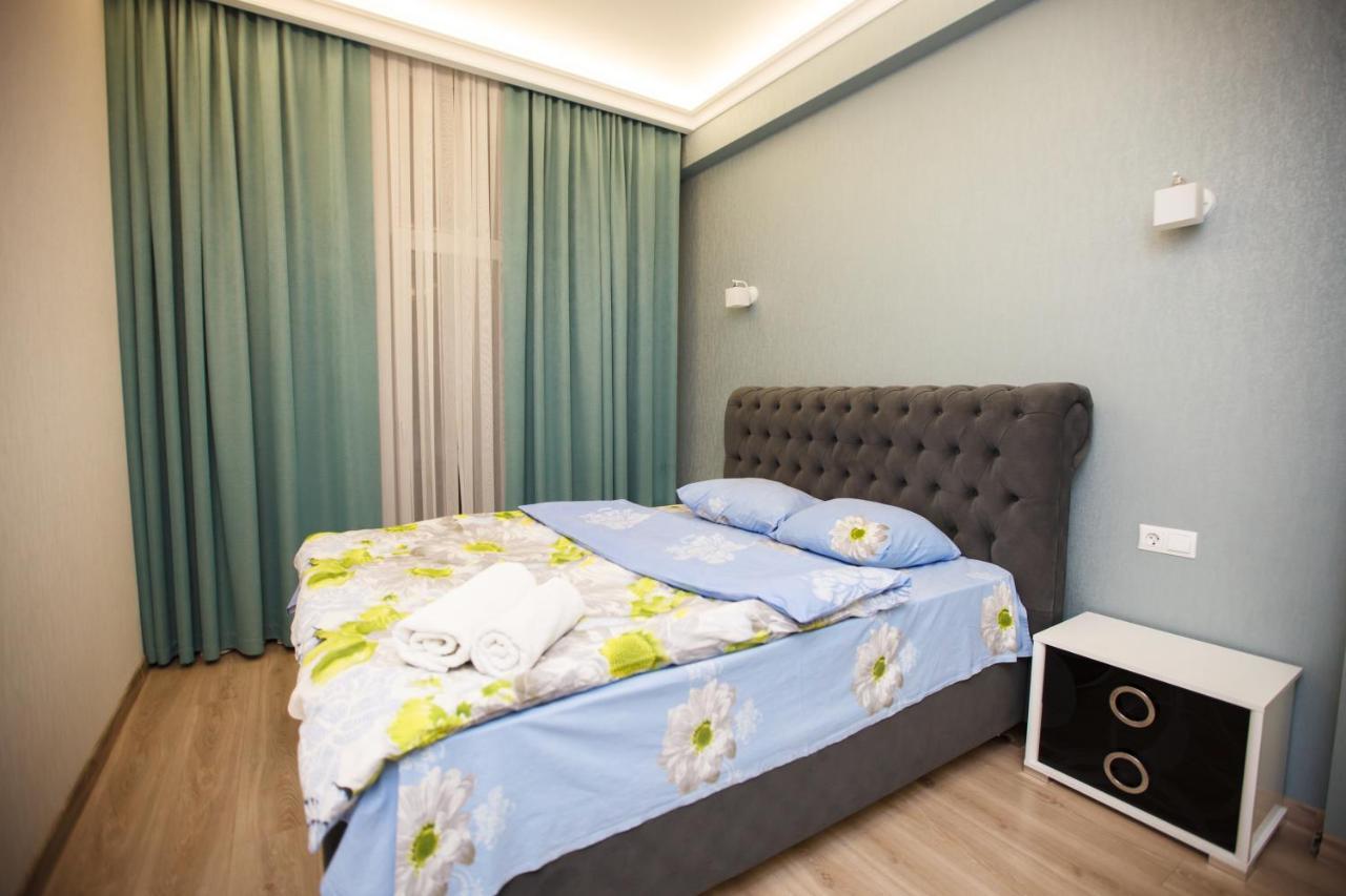 Main Street Sky House Apartments คีชีเนา ภายนอก รูปภาพ