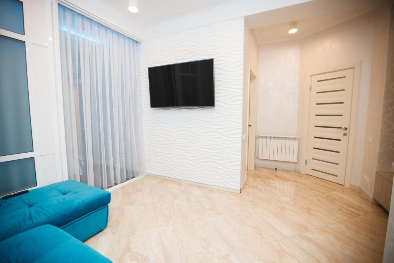 Main Street Sky House Apartments คีชีเนา ภายนอก รูปภาพ