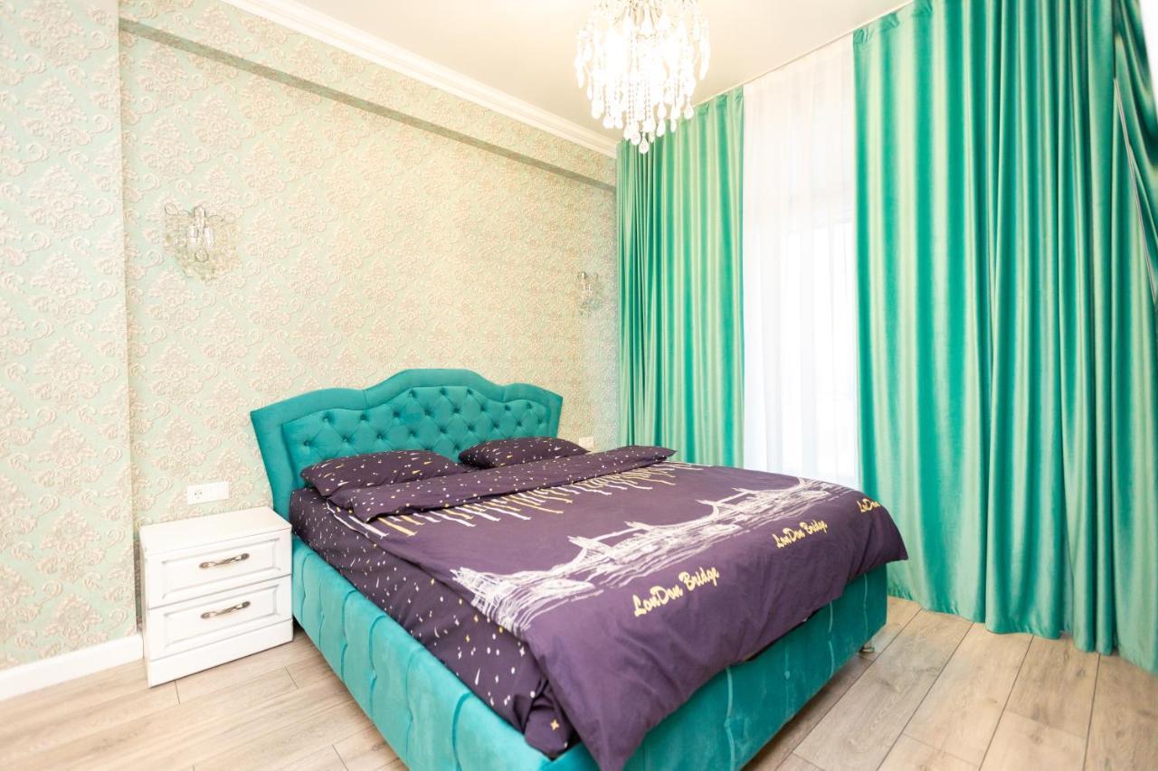 Main Street Sky House Apartments คีชีเนา ภายนอก รูปภาพ